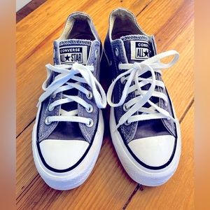 Super CUTE blue denim platform Converse All-Star shoes!